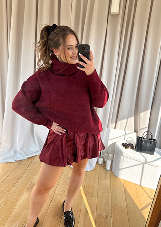 Oversize'owy sweter z golfem Tori Burgundy